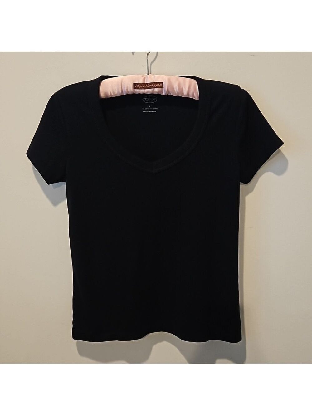 TALBOTS WOMEN'S BLACK V-NECKLINE SHORT SLEEVED T-SHIRT SIZE SMALL